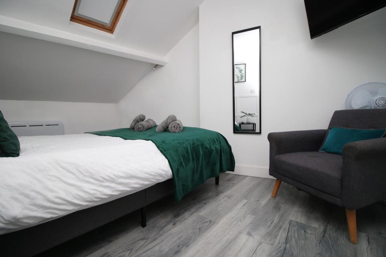Executive Style 2 Bed Flat In Bridgend F2 Apartment Exterior photo