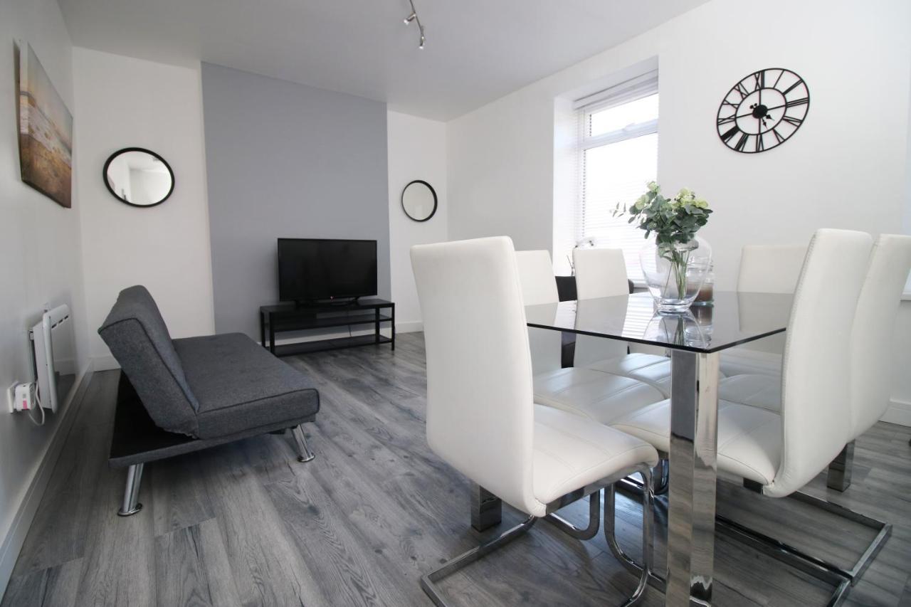 Executive Style 2 Bed Flat In Bridgend F2 Apartment Exterior photo